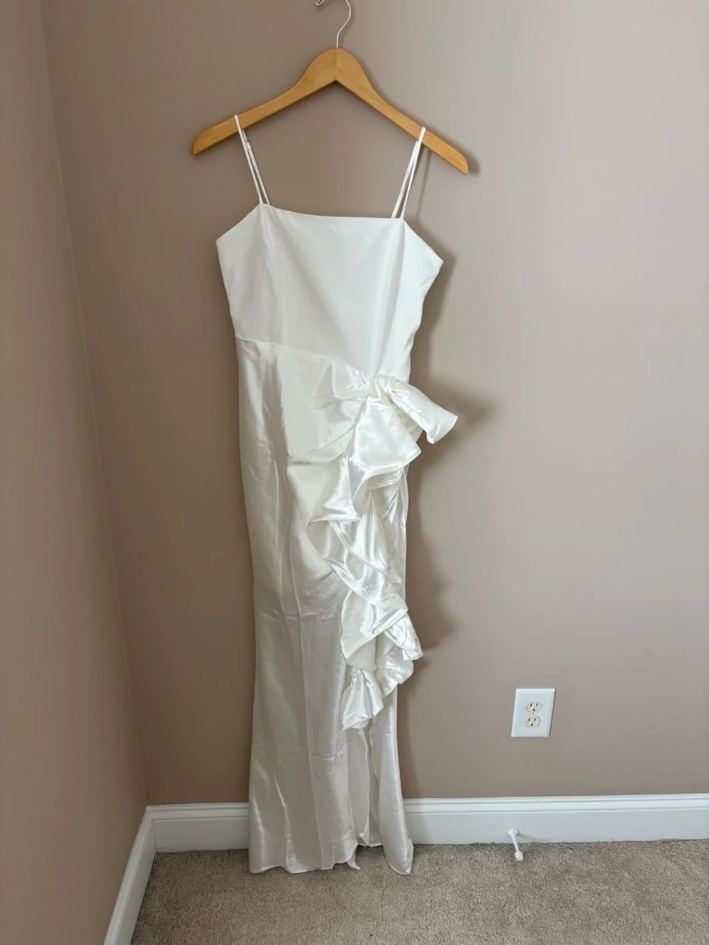 MABLE Siobhan Side Ruffle White with Side Ruffle Skirt Size Small - Picture 3 of 5